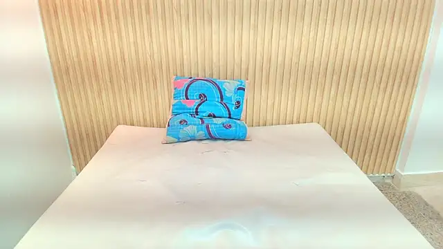 Frayhot777 online show from February 3, 7:30 pm