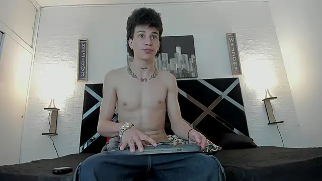 iammariano online show from November 12, 4:18 am