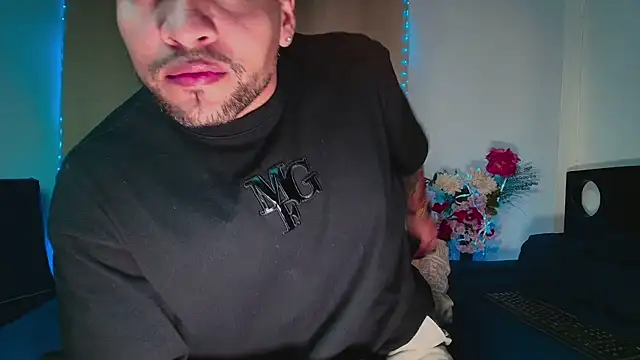 LucasGaeel online show from January 16, 4:48 am