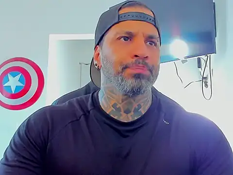 JoshRigby online show from November 5, 9:39 pm