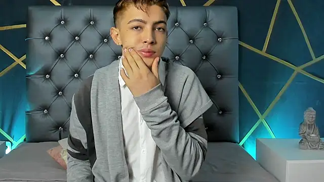 Lian Miller1  online show from October 16, 12:24 pm