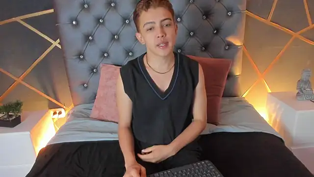 Lian Miller1  online show from October 6, 11:59 am