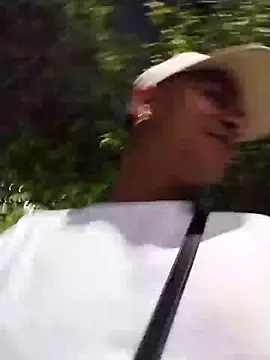 Snapshot of Jhosep1923 chatting on October 19, 12:48 am Jhosep1923 online show from October 19, 12:48 am