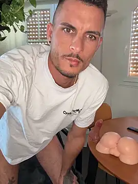 WildFlame2525 online show from October 10, 1:05 pm