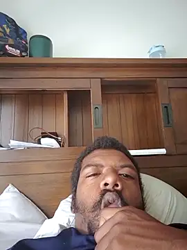 Snapshot of MrBigDickShow chatting on October 22, 2:32 pm MrBigDickShow online show from October 22, 2:32 pm