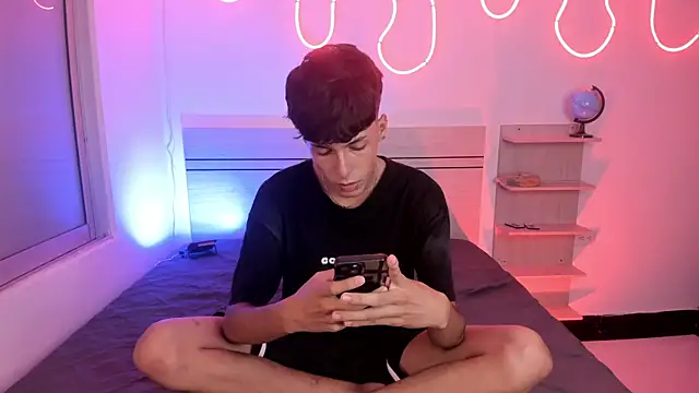 luccas ferreira online show from November 6, 7:17 pm