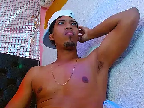 andreswj bigcock23 online show from February 14, 3:07 pm