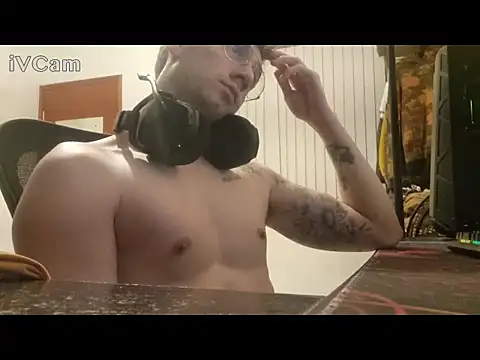 SweetGoodBoy22 online show from October 3, 1:43 am