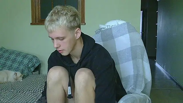 Snapshot of _Timmy_Boy_ chatting on October 20, 8:18 am  Timmy Boy  online show from October 20, 8:18 am