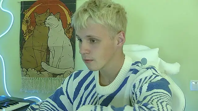 Snapshot of _Timmy_Boy_ chatting on October 3, 8:14 pm  Timmy Boy  online show from October 3, 8:14 pm