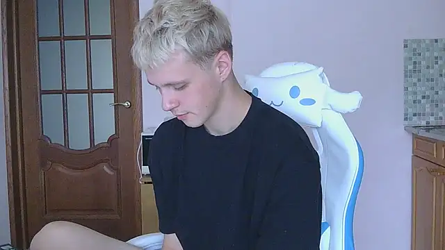 Snapshot of _Timmy_Boy_ chatting on October 24, 6:59 am  Timmy Boy  online show from October 24, 6:59 am