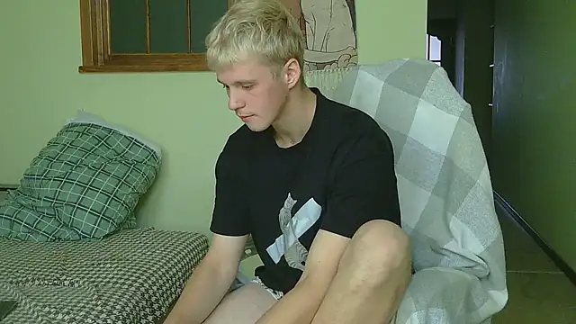 Snapshot of _Timmy_Boy_ chatting on October 17, 10:30 am  Timmy Boy  online show from October 17, 10:30 am