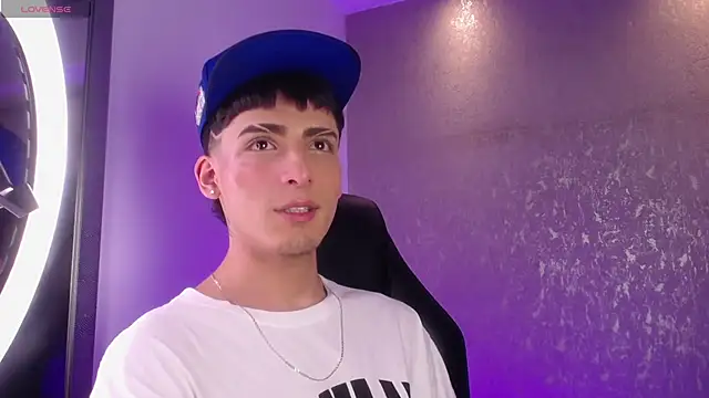 MateoMitchell online show from April 20, 10:34 pm