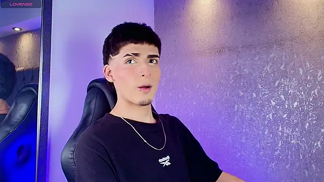 MateoMitchell online show from April 7, 4:56 am