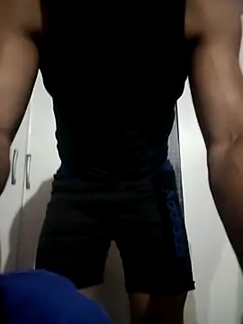 maxOliver12345 online show from October 11, 4:05 am