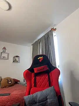 Ezzio Scolaro online show from November 18, 12:09 pm