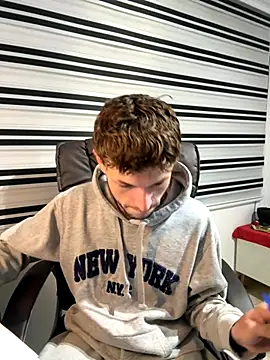 Snapshot of noah_red chatting on October 22, 11:52 pm noah red online show from October 22, 11:52 pm