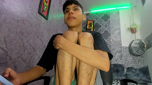 sexyboys cutex18 online show from February 2, 9:01 pm