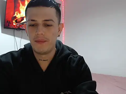 Snapshot of Mylo_smit chatting on October 22, 4:27 am Mylo smit online show from October 22, 4:27 am