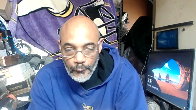 A CIGAR MAN online show from November 2, 8:35 pm