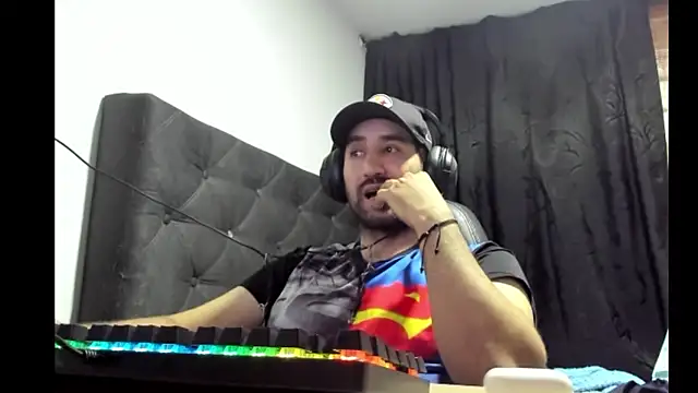 coolfriki online show from December 15, 2:30 am