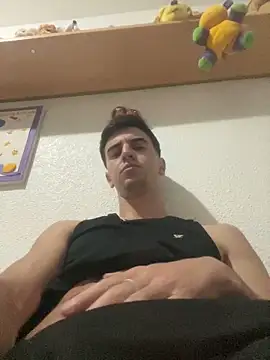 Snapshot of suarezz_ chatting on October 6, 10:14 pm suarezz  online show from October 6, 10:14 pm