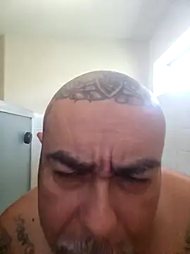 B1GLO online show from November 9, 6:12 pm