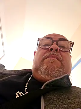 B1GLO online show from February 17, 11:58 pm