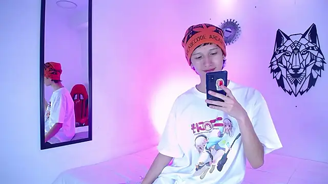 Emo Boy  online show from January 15, 12:42 pm