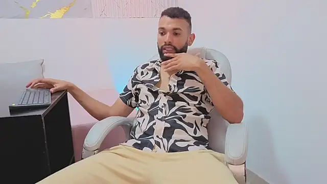 onlymen2025 online show from December 3, 10:49 pm