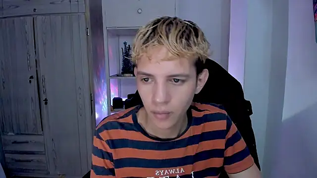 tylernova online show from January 15, 3:32 am