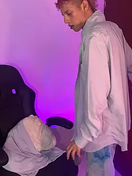 tylernova online show from November 15, 5:09 am