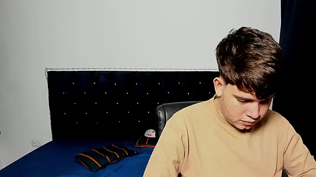 bryan master77 online show from October 17, 10:36 pm