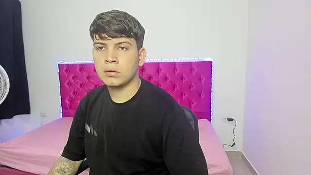 bryan master77 online show from October 12, 2:38 am