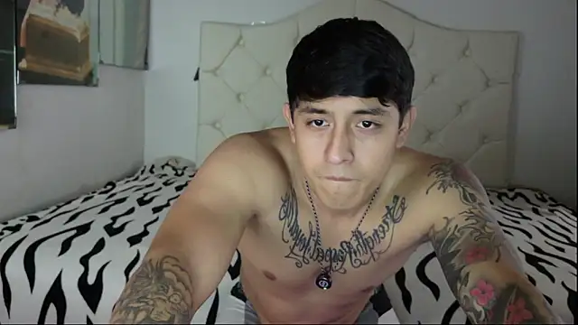  sucioguapo online show from October 18, 3:55 am