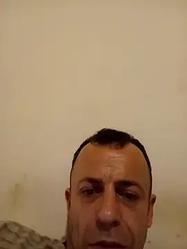 Snapshot of jjLARAY chatting on October 14, 6:09 am jjLARAY online show from October 14, 6:09 am