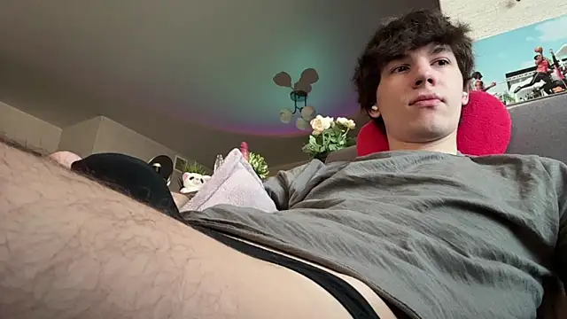 Jeremy1Scott online show from March 7, 4:43 am