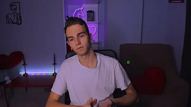 astren villo online show from November 13, 1:16 pm