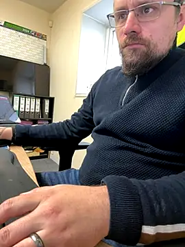 Otis Firefly online show from November 19, 2:39 pm