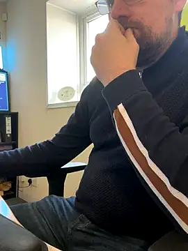 Otis Firefly online show from November 17, 1:03 pm