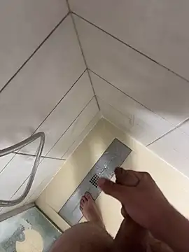 jesuislabb01 online show from April 14, 4:23 am