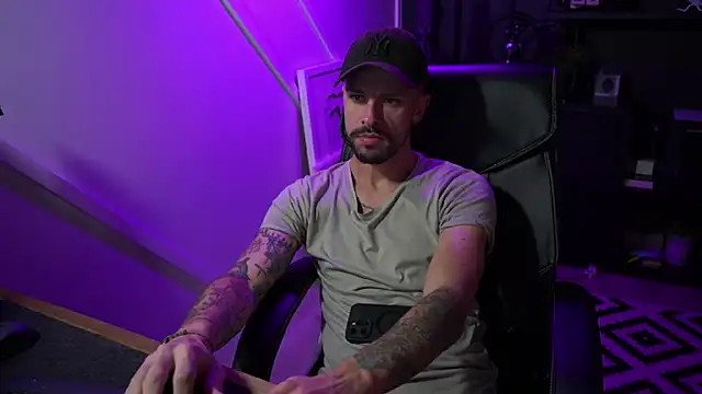 monsieurguitsxxx online show from November 19, 1:38 am