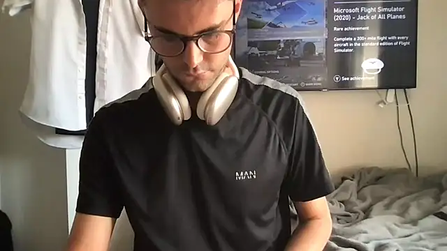 Liamscloudsyy online show from May 2, 9:34 am