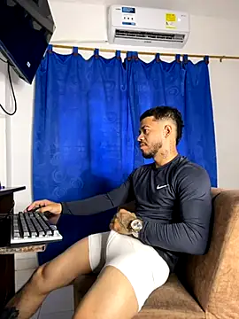 Kylian Alessandro online show from November 12, 3:07 pm