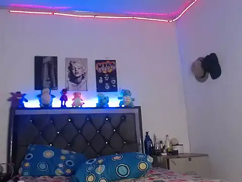 Snapshot of Jeronimo_08 chatting on October 26, 6:43 pm Jeronimo 08 online show from October 26, 6:43 pm