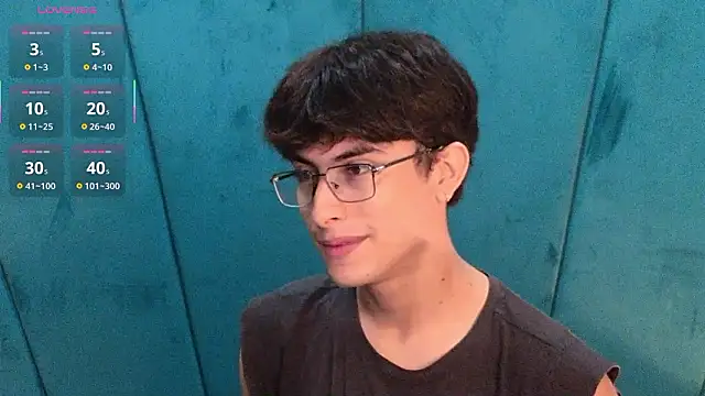 Aaron Eze online show from February 1, 9:13 pm