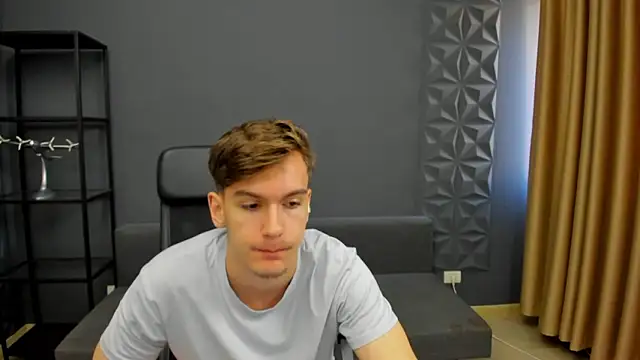 BradyFlint online show from April 21, 4:29 am