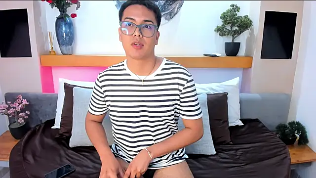 JohnBelRose online show from December 19, 8:39 pm