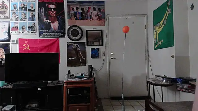 biggerisbetter12 online show from March 27, 8:26 am