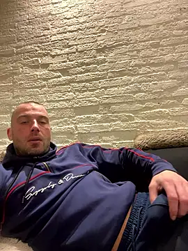 Rotteei1 online show from January 11, 12:53 pm